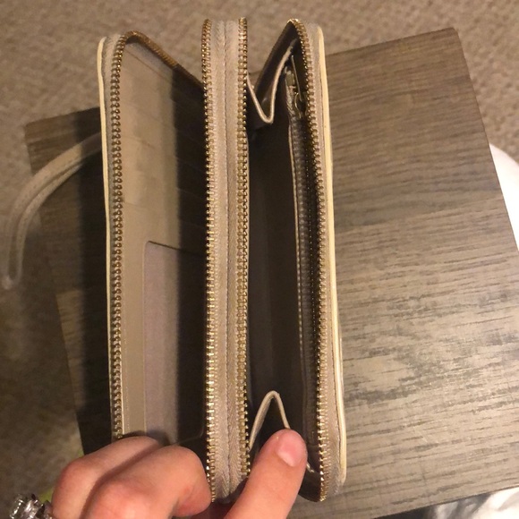 Authentic Coach Purse *SALE TODAY ONLY* - Picture 8 of 8